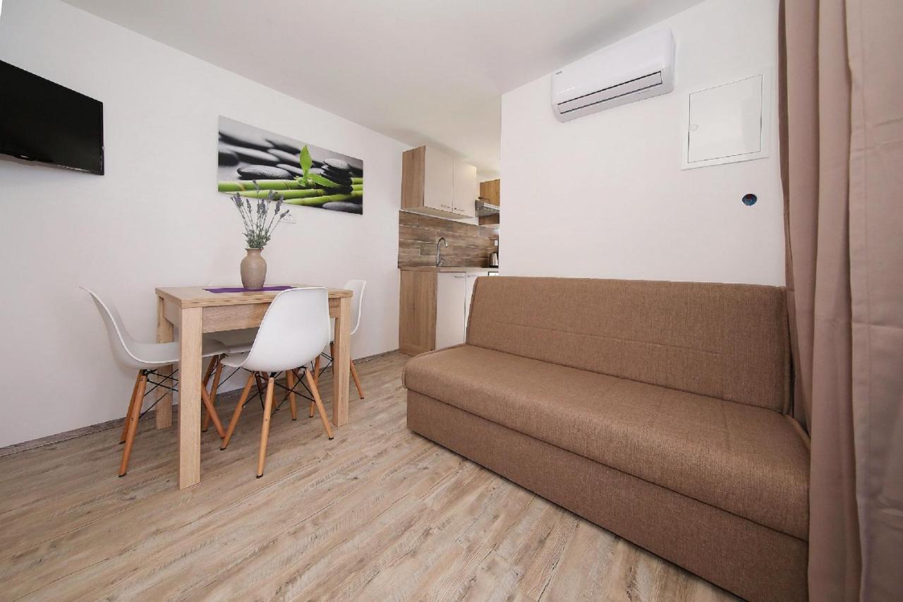 Mobile Home Plumeria 1 Biograd Na Moru Exterior photo